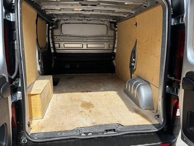 Renault Trafic image 17